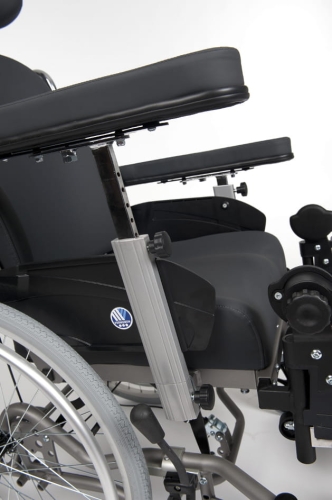 Inovys 2 - armrest adjustable in height.jpg